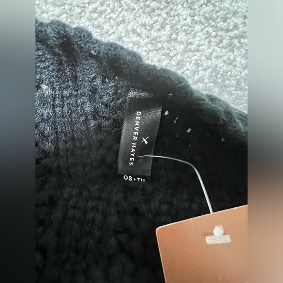 Denver Hayes Women's Knitted Poncho - Picture 7 of 7